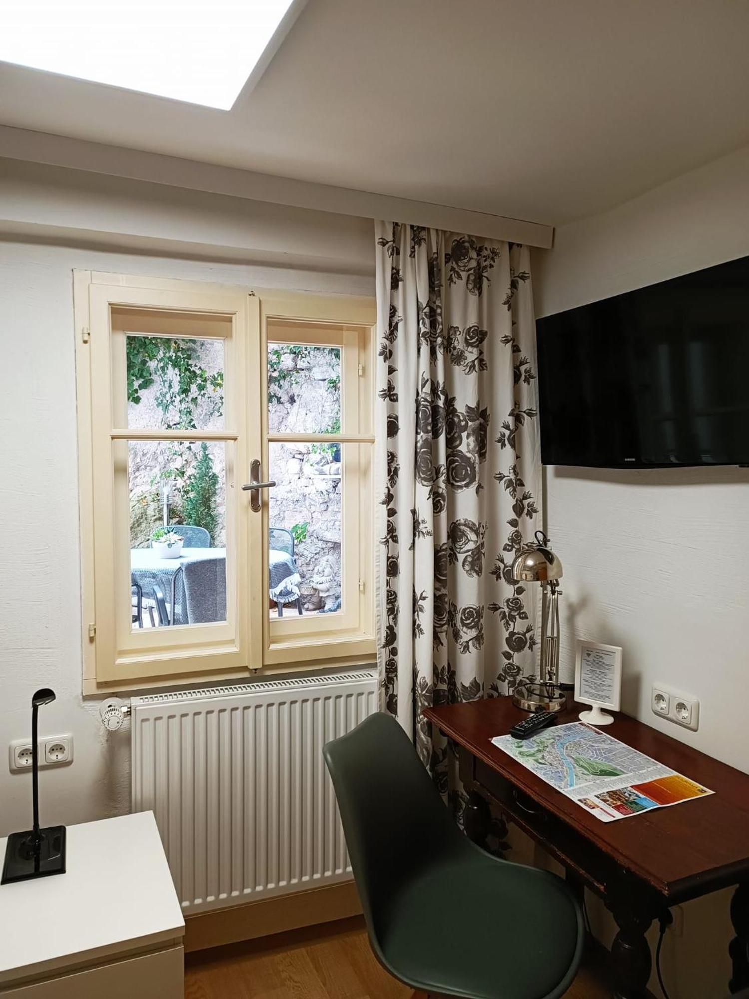 Cityhotel Junger Fuchs Salzburg Exterior foto